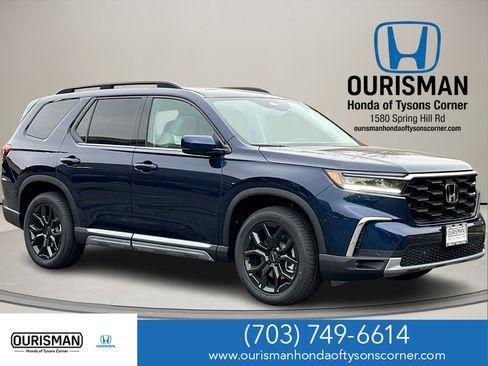 New 2025 Honda Pilot Touring image 1
