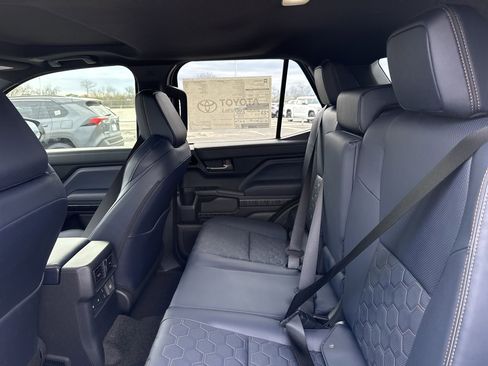 New 2026 Toyota 4Runner Platinum image 24