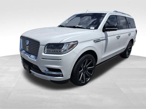 Used 2019 Lincoln Navigator Reserve AWD/4WD image 5