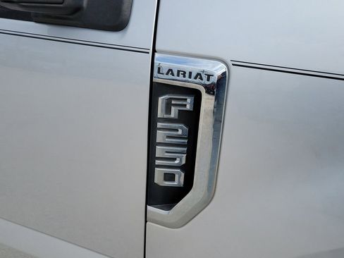Certified 2019 Ford F250 Lariat w/ Chrome Package image 9