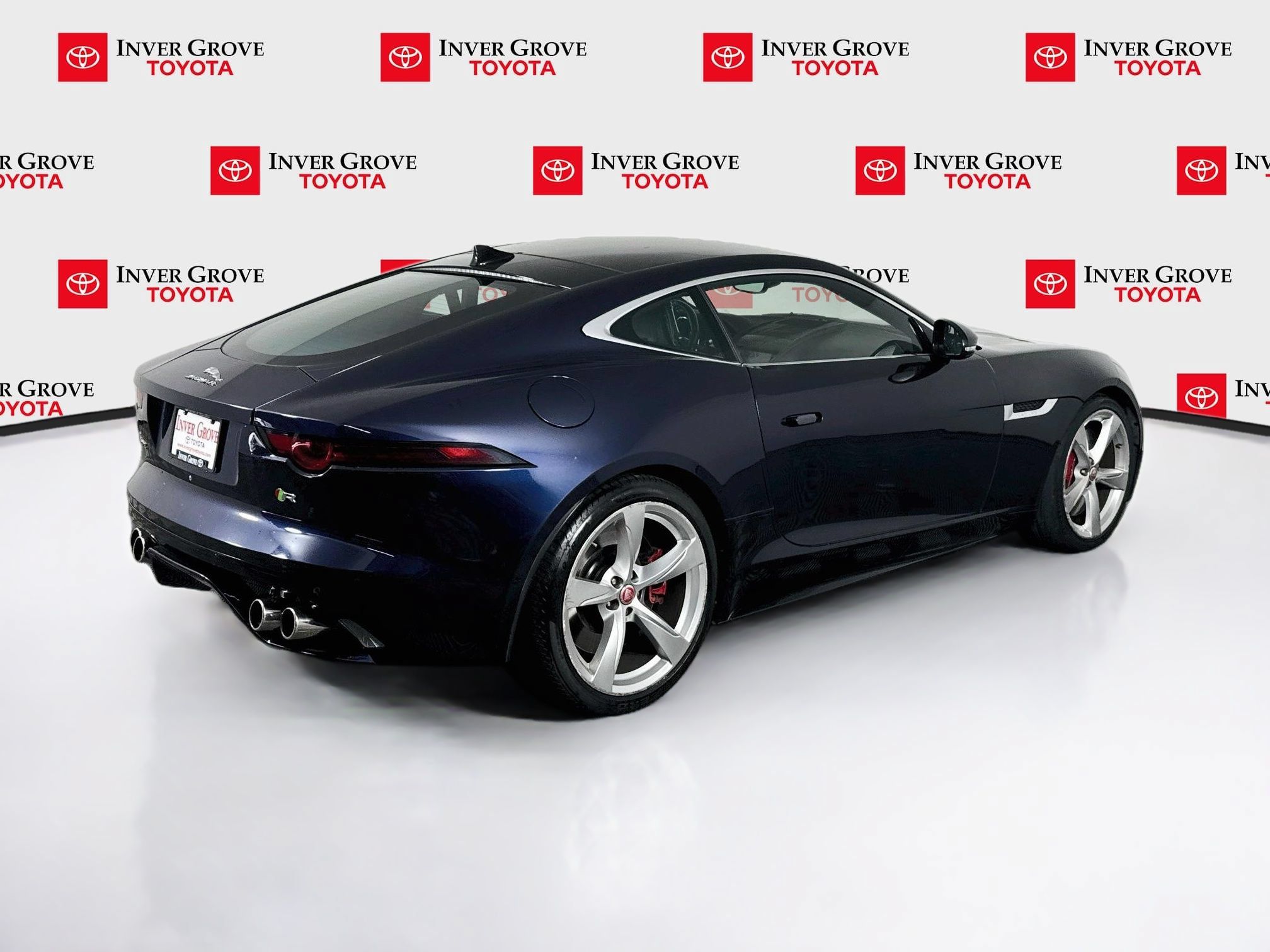 Used 2018 Jaguar F-TYPE R AWD/4WD image 4