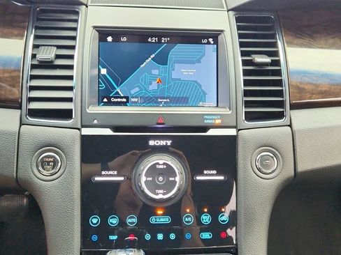 Used 2019 Ford Taurus Limited AWD/4WD image 16