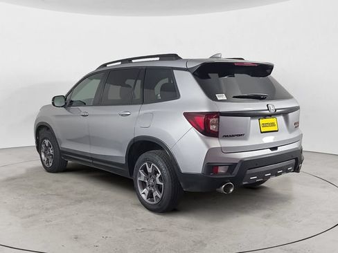 Used 2023 Honda Passport TrailSport image 3