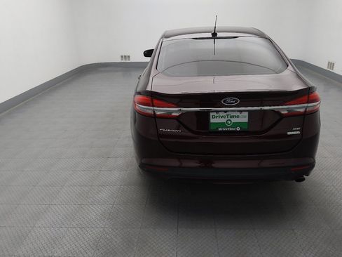 Used 2018 Ford Fusion SE w/ Fusion SE Technology Package FWD image 6