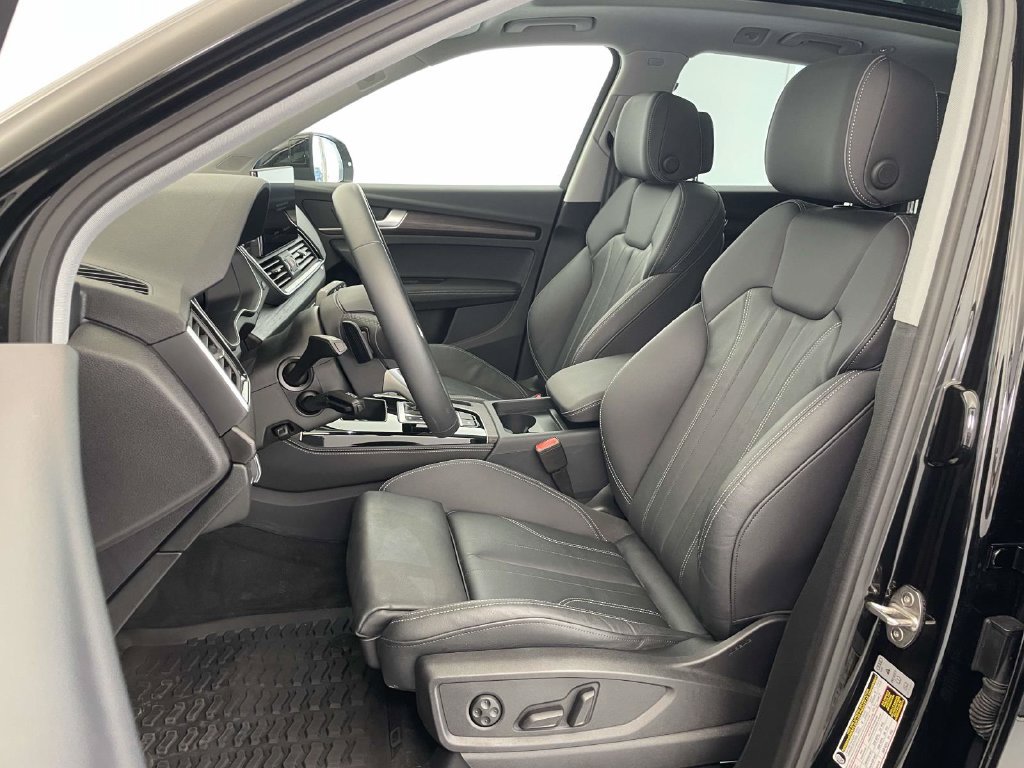 Certified 2025 Audi Q5 2.0T Premium Plus w/ Premium Plus Package AWD/4WD image 5