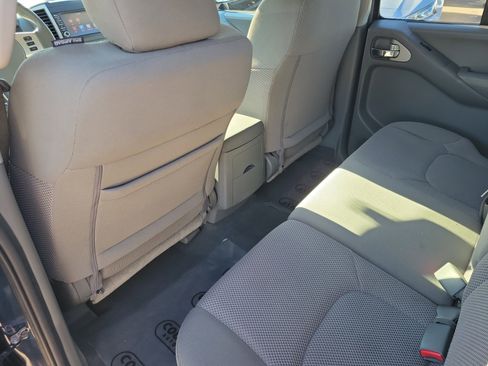 Used 2019 Nissan Frontier SV image 13