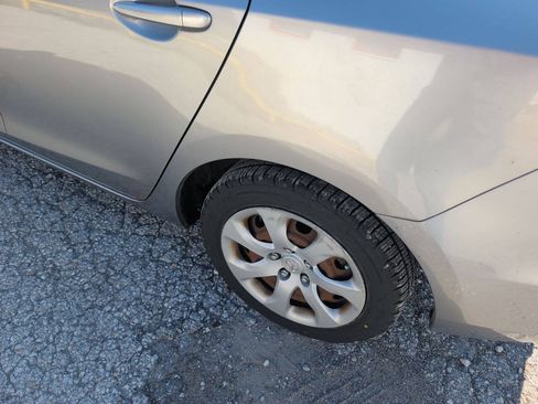 Used 2011 MAZDA MAZDA3 i Sport FWD image 12