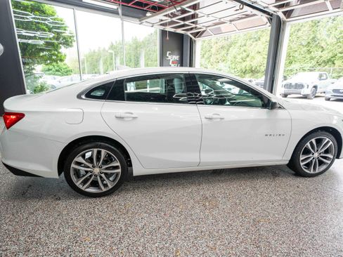 Used 2023 Chevrolet Malibu LT FWD image 4