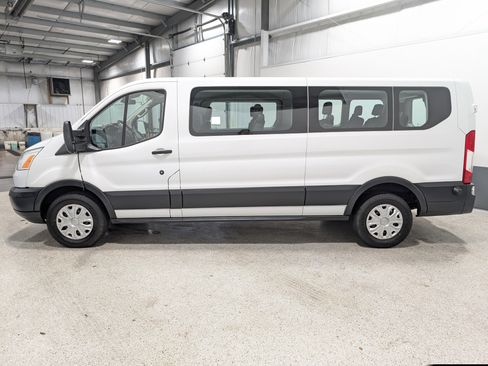 Used 2018 Ford Transit 350 XLT image 6