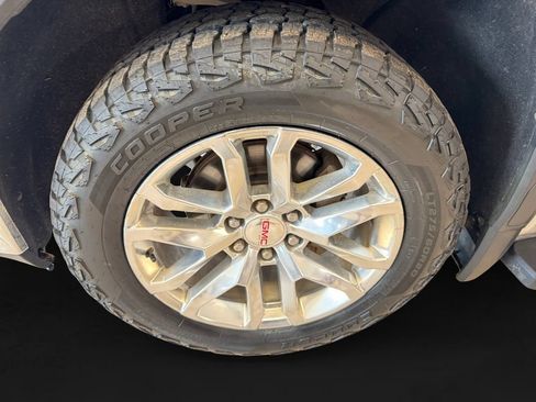 Used 2019 GMC Sierra 1500 SLT w/ SLT Premium Plus Package AWD/4WD image 9
