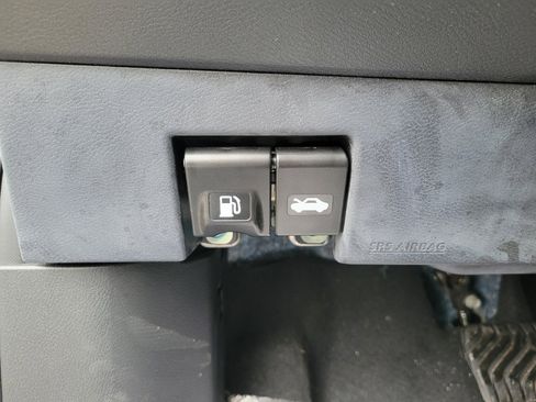 Certified 2021 Nissan Versa SV FWD image 20
