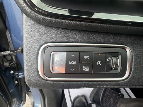 Used 2025 Buick Enclave Preferred AWD/4WD image 26