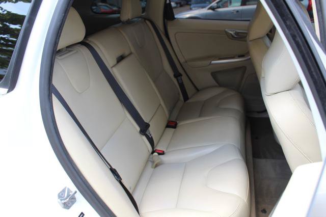 Used 2015 Volvo XC60 T6 Premier Plus AWD/4WD image 28