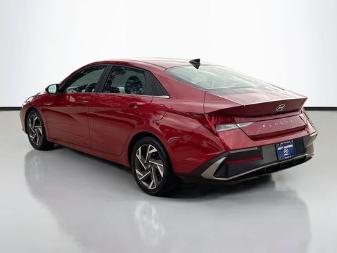 Used 2025 Hyundai Elantra SEL image 7