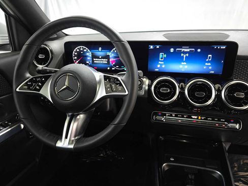 Certified 2026 Mercedes-Benz GLB 250 4MATIC image 11