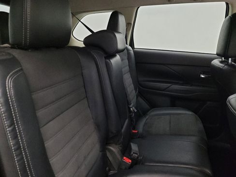 Used 2019 Mitsubishi Outlander LE FWD image 19