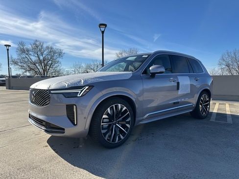 New 2026 Volvo XC90 B6 Plus w/ Protection Package image 3