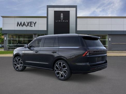 New 2026 Lincoln Navigator Reserve AWD/4WD image 4