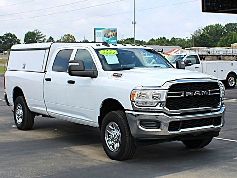 Used 2024 RAM 2500 Tradesman w/ Chrome Appearance Group AWD/4WD image 3