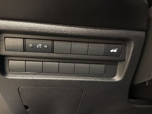 Used 2025 Mitsubishi Outlander AWD image 19