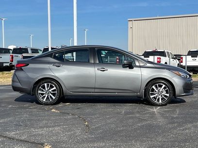 New 2025 Nissan Versa SV w/ Trunk Package