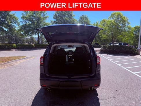 Used 2023 Subaru Ascent Limited w/ Technology Package AWD/4WD image 7
