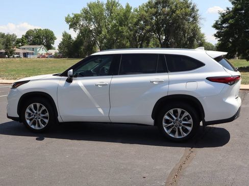Used 2021 Toyota Highlander Limited AWD/4WD image 9