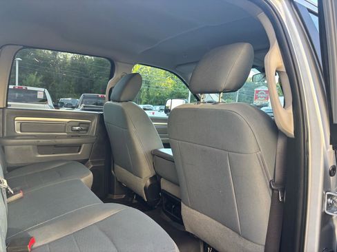 Used 2017 RAM 2500 SLT image 31