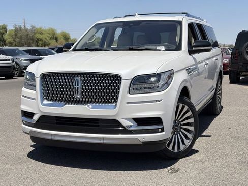 Used 2018 Lincoln Navigator L Reserve w/ Technology Package AWD/4WD image 3