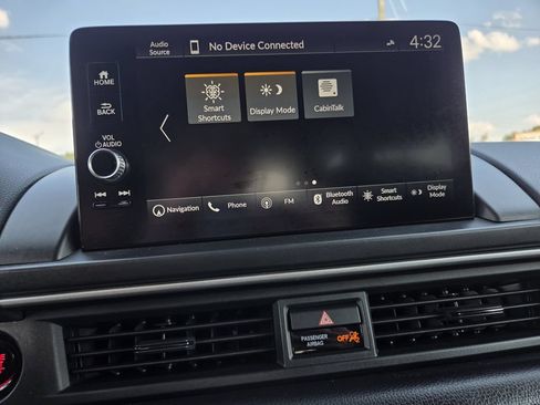 Used 2023 Honda Pilot Touring image 12