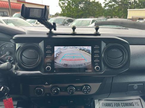 Used 2020 Toyota Tacoma SR AWD/4WD image 22