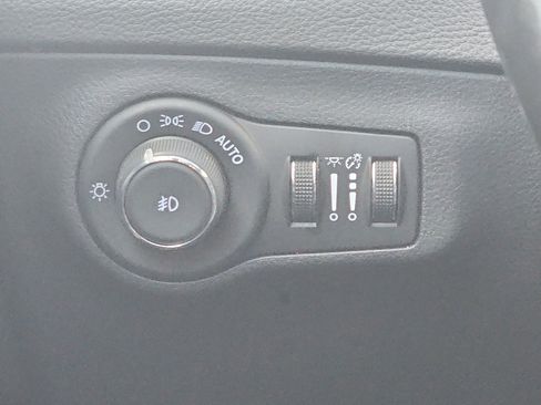 Used 2018 Jeep Compass Trailhawk w/ Leather Interior Group image 13