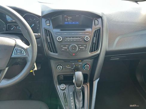 Used 2017 Ford Focus SE image 11
