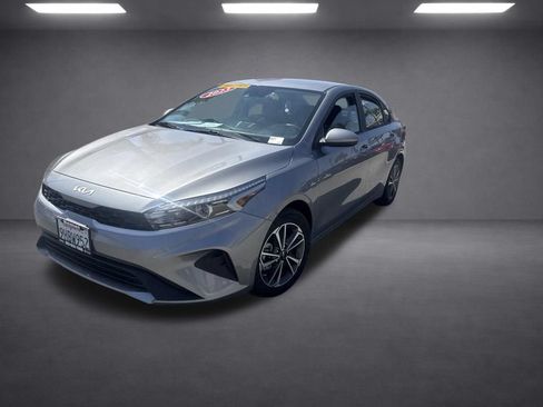 Used 2023 Kia Forte LXS FWD image 28