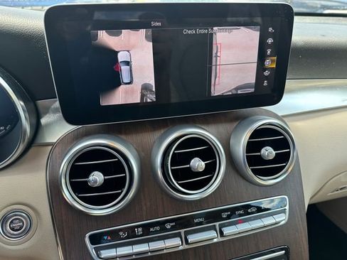 Used 2022 Mercedes-Benz GLC 300 4MATIC w/ Premium Package Lite image 27