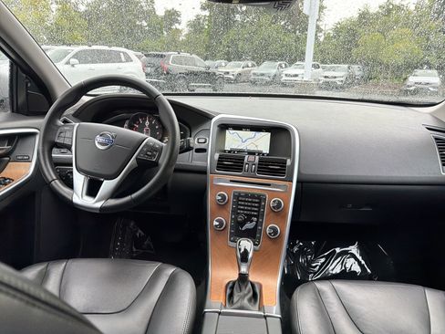 Used 2017 Volvo XC60 T5 Inscription w/ Preferred Option Package FWD image 30
