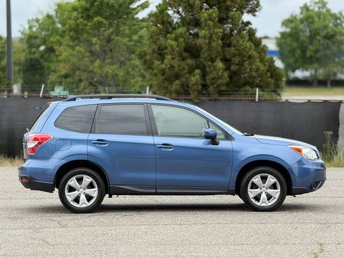 Used 2016 Subaru Forester 2.5i Premium w/ All-Weather Package AWD/4WD image 7