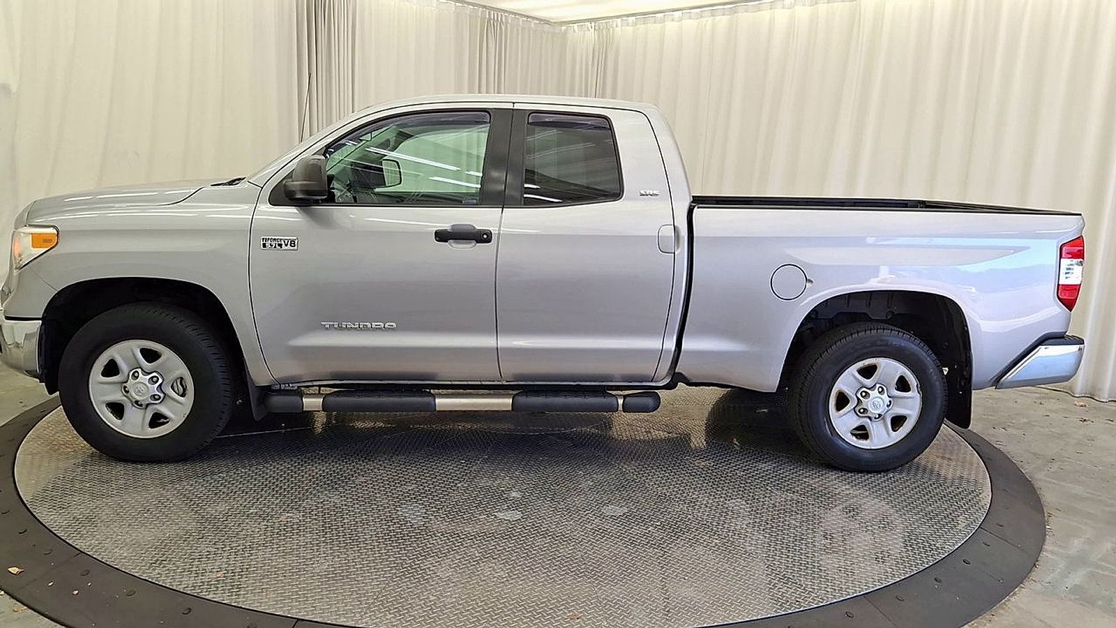 Certified 2016 Toyota Tundra SR5 AWD/4WD image 12