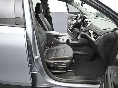 Used 2024 GMC Terrain AT4 image 39
