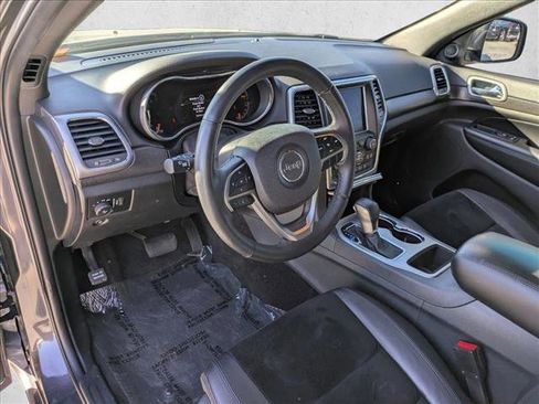 Used 2018 Jeep Grand Cherokee Altitude image 10