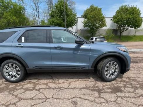 New 2026 Ford Explorer Active w/ Active Comfort Package AWD/4WD image 9