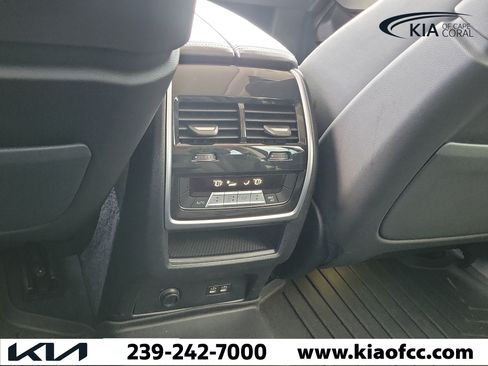 Used 2023 BMW X7 xDrive40i AWD/4WD image 22