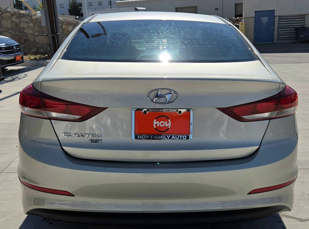 Used 2018 Hyundai Elantra SE w/ Cargo Package FWD image 8