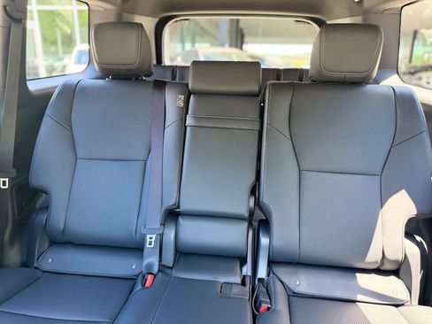 Used 2024 Lexus GX 550 w/ Cold Area Package AWD/4WD image 29