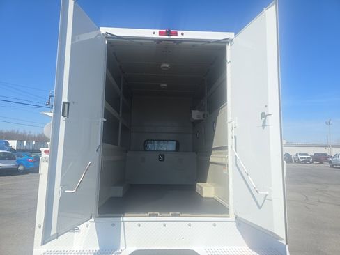 Used 2018 Ford F450 XL w/ Power Equipment Group image 11