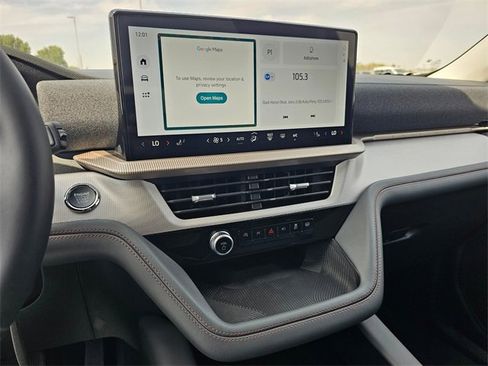 New 2025 Ford Explorer Active image 19