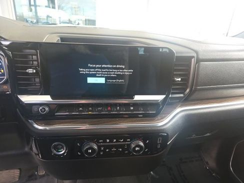 Used 2024 Chevrolet Silverado 1500 LT image 29