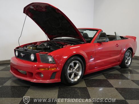 Used 2005 Ford Mustang GT image 35