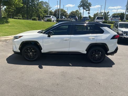 Used 2022 Toyota RAV4 XSE AWD/4WD image 7