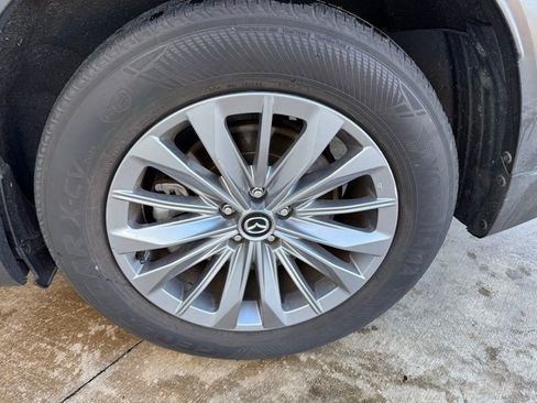 Used 2024 MAZDA CX-90 3.3 Turbo w/ Preferred Plus AWD/4WD image 9